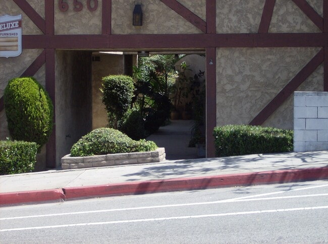 Building Photo - 650 Ocean Park Blvd
