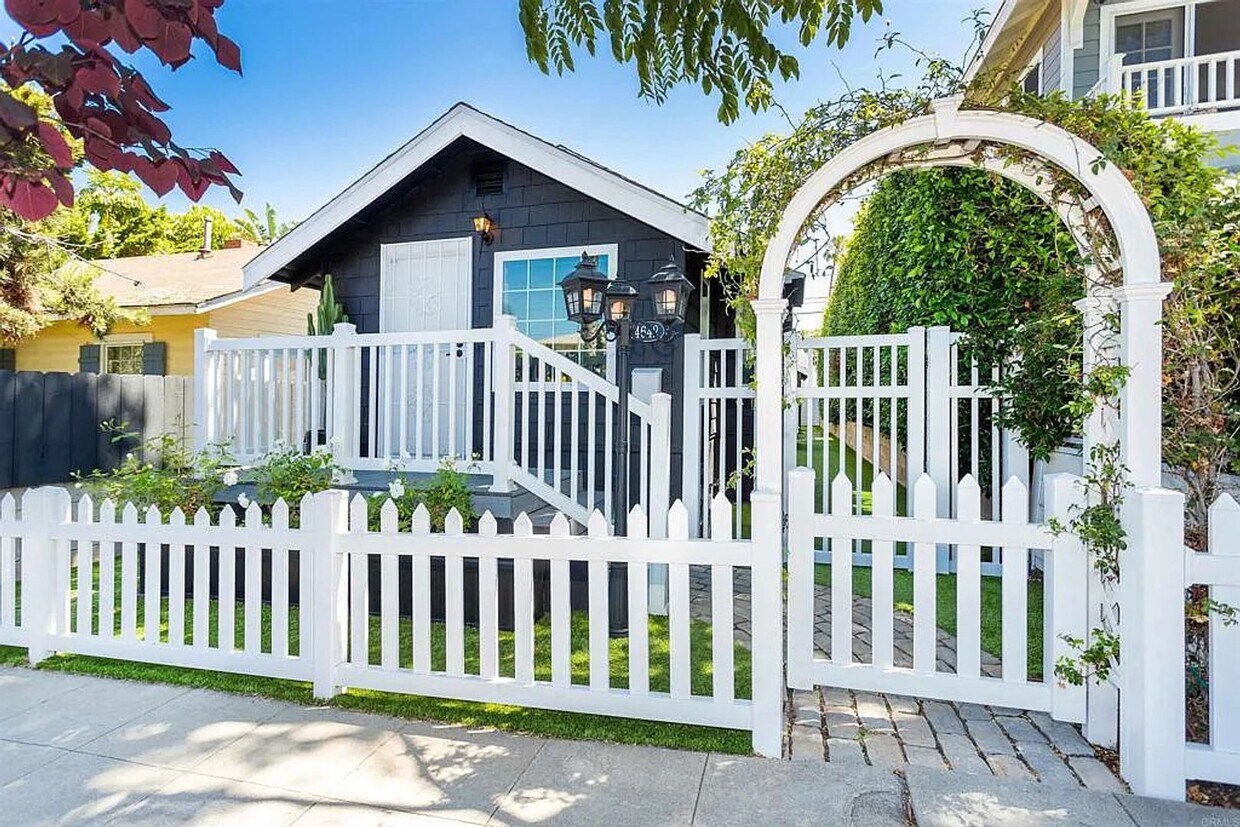 Primary Photo - Charming Ocean Beach Rental with Rooftop V...
