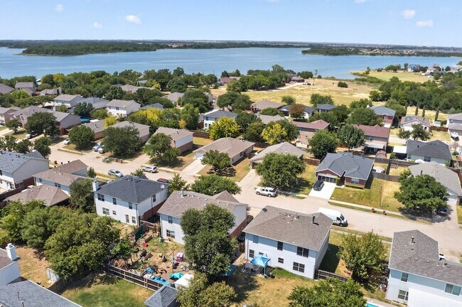 Building Photo - 625 Spillway Dr