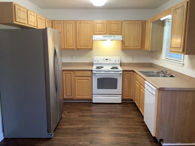 Building Photo - 9504 Huckabee Dr NE