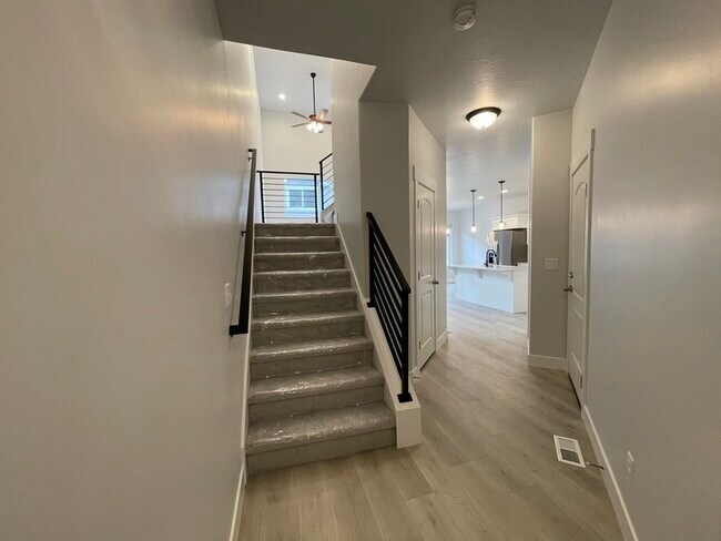 Building Photo - 3740 3740 W