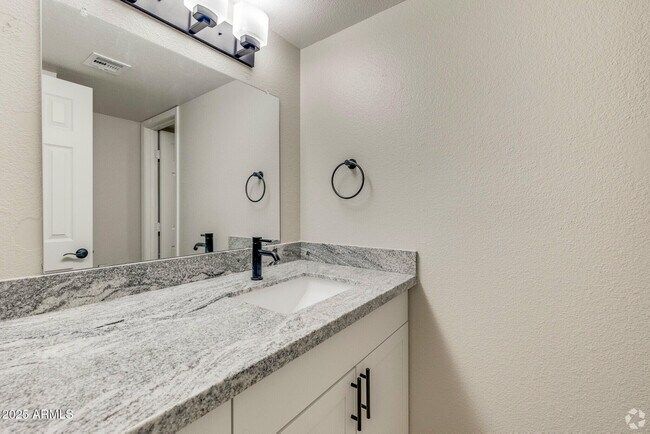 Foto del edificio - 6505 E Osborn Rd