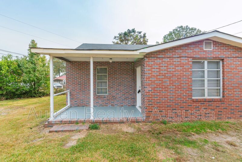 Foto principal - 102 Curry St