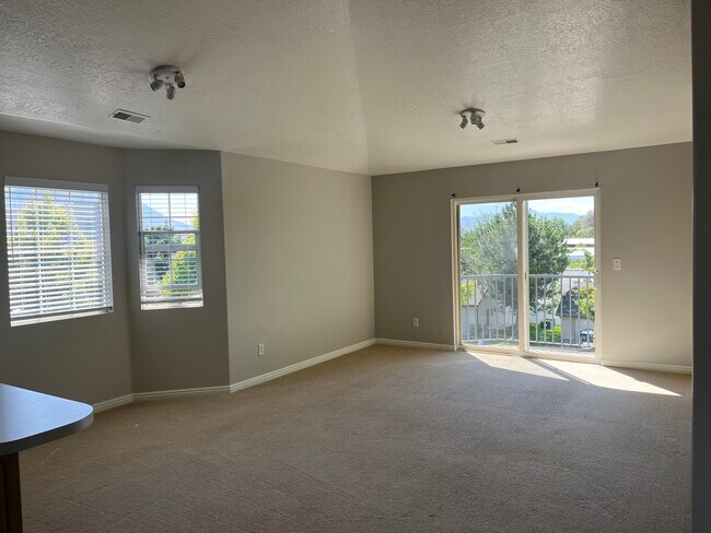 Living room - 1142 W 1390 S