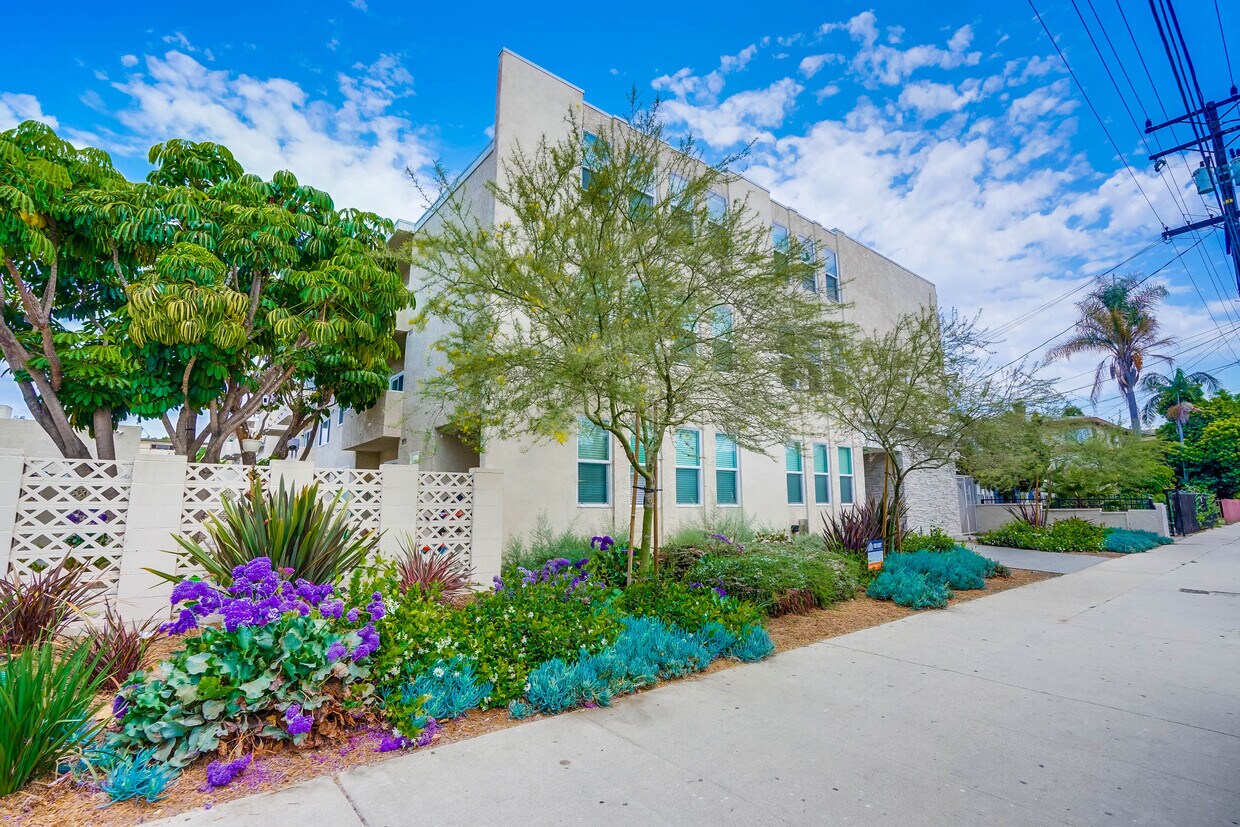 Hyde Park Estates Apartments in Inglewood, CA