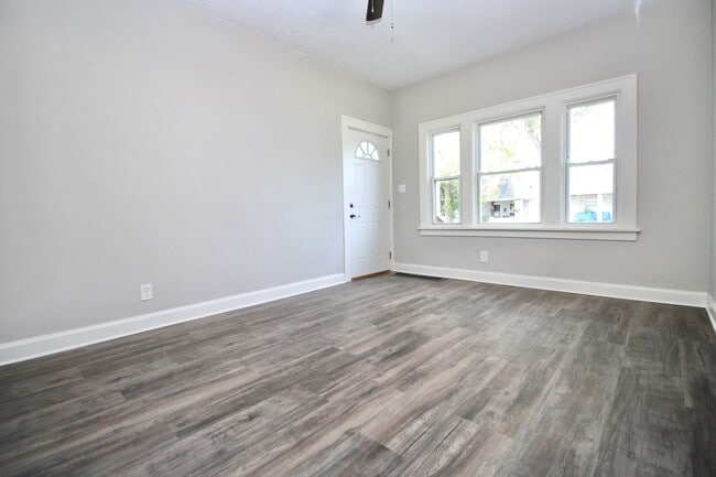 Building Photo - Single Family Home 2 beds 1 bath FOR RENT