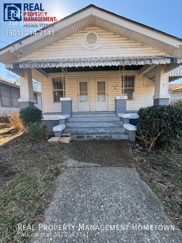 Primary Photo - Charming 3-Bed, 1-Bath Home with Front Por...