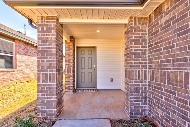 Photo - Newer Home for Rent in Mustang Schools! Up...