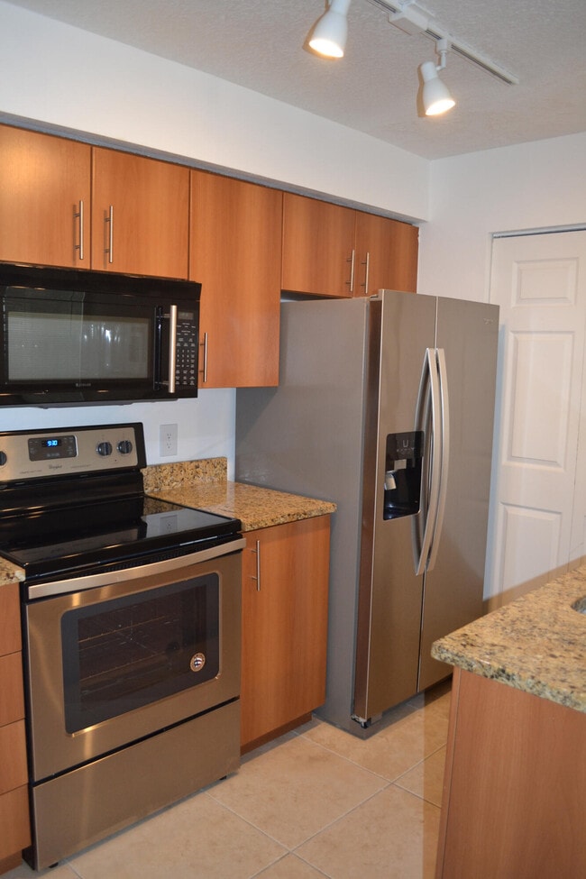 Building Photo - 1050 Crystal Way