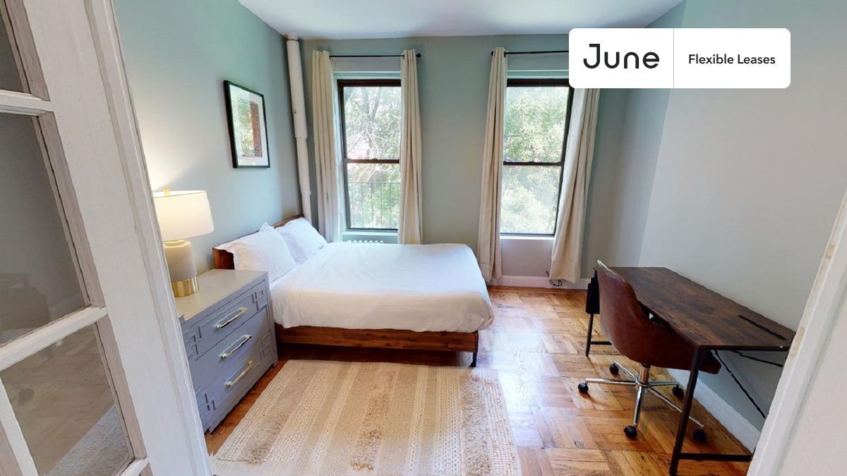 Photo - 715 East 5th Street