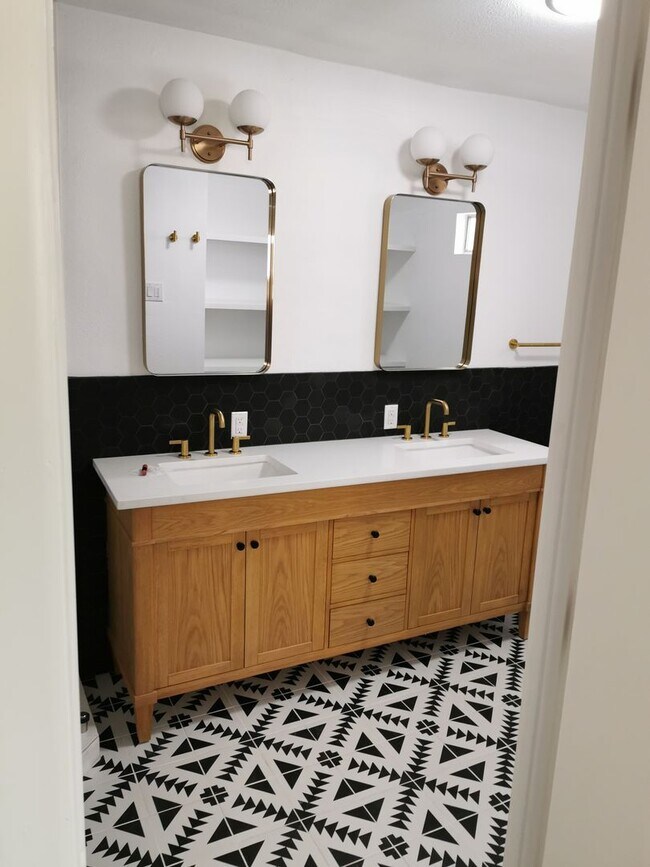 Foto del edificio - 3407 Old Forge