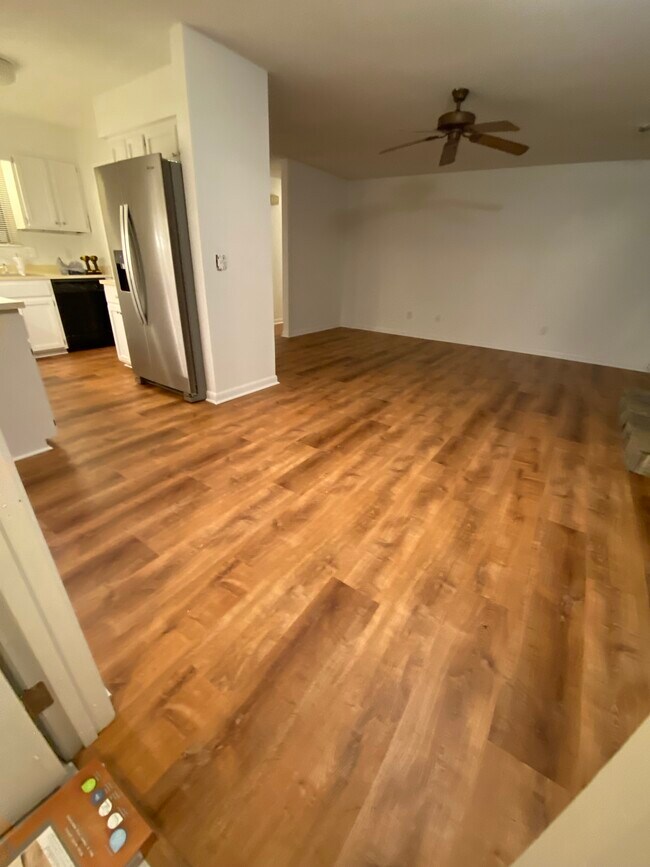 Foto del edificio - 925 Hunting Ridge Rd