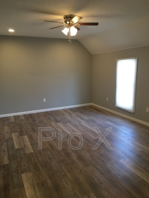 Building Photo - 409 N Olive St