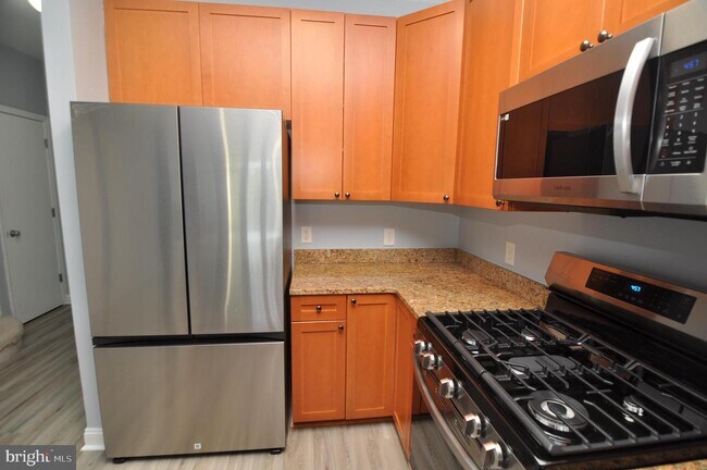 Foto del edificio - 1633 N Colonial Terrace