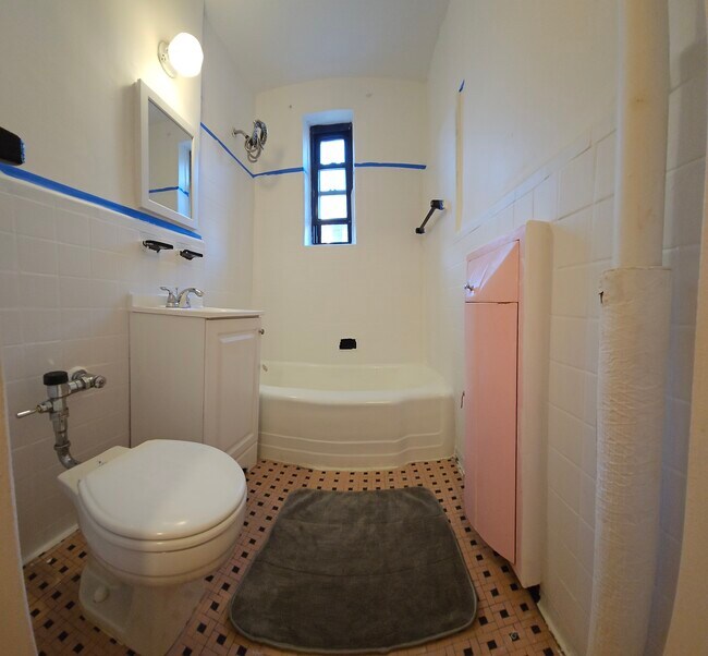 Foto del edificio - 6448 Booth St