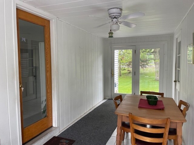 three season room - 171 Derby Ave