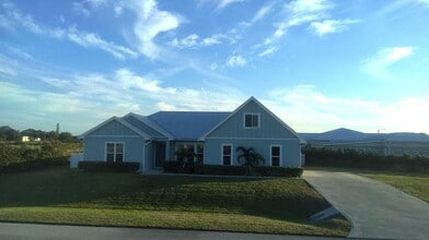 Building Photo - 3533 Sky Valley Ln