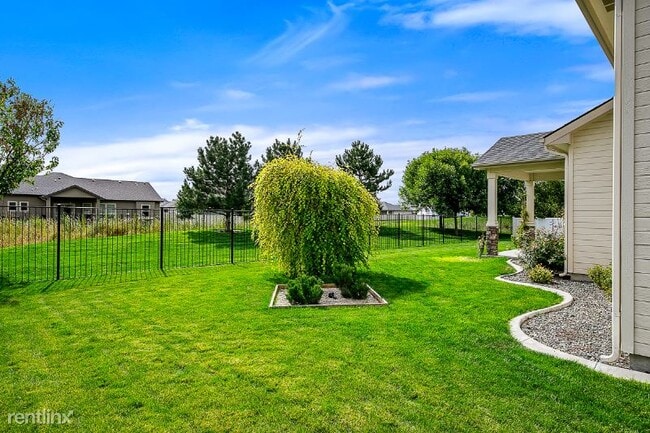 Building Photo - 3 br, 2 bath House - 2939 E Idavada Ct