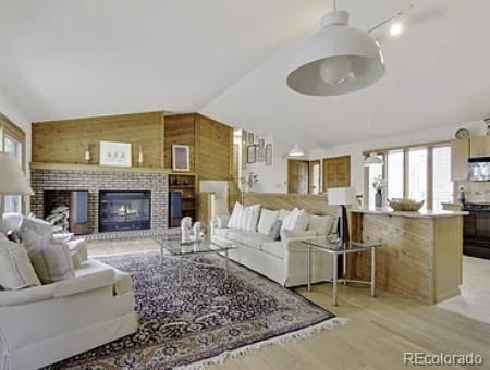 Foto del edificio - 5546 Homestead Way