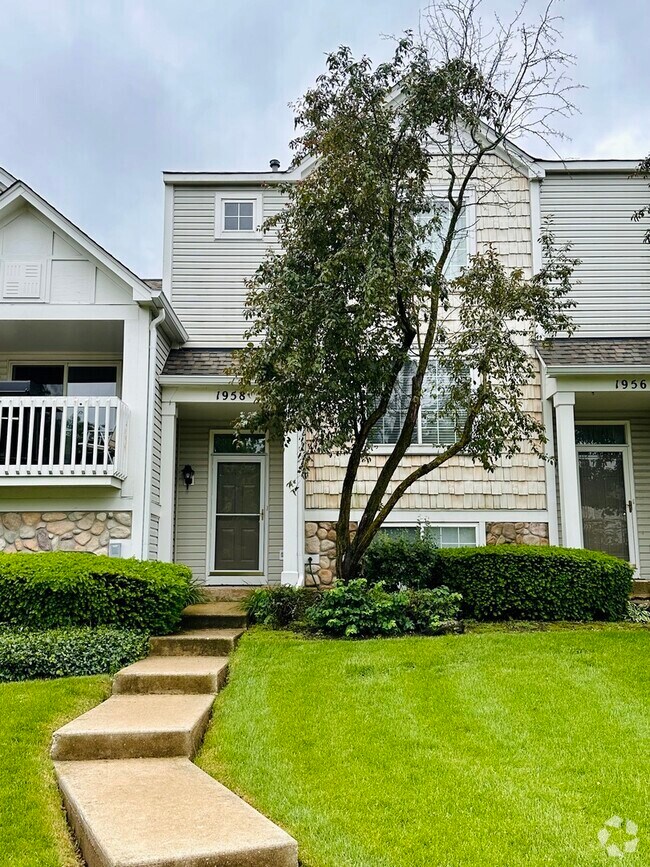 Coves of Harbor Springs Apartments for Rent with Washer & Dryer