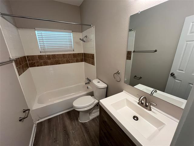 Building Photo - 718 E Daugherty Dr