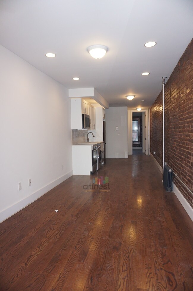 Building Photo - 475A Hicks St