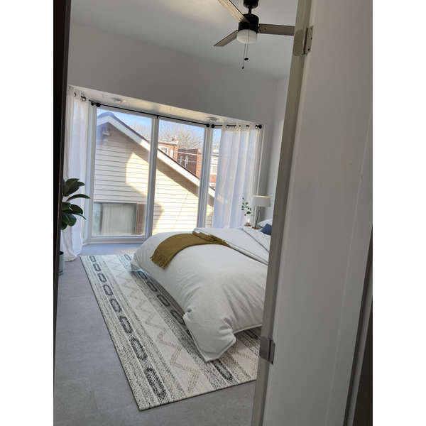 Fotografía del edificio - 5015 Tholozan Ave