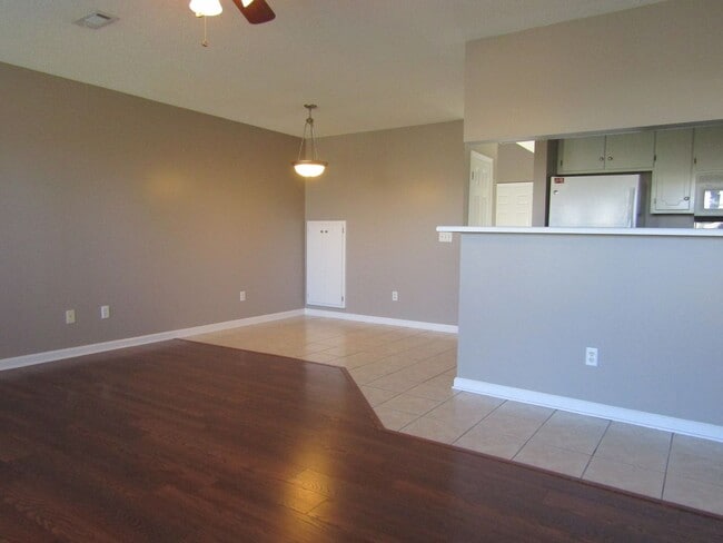 Building Photo - 158 Woodmere Dr