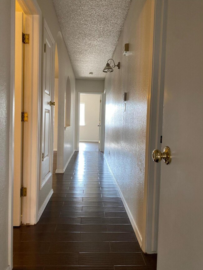 Foto del edificio - 3303 Almedia Pl