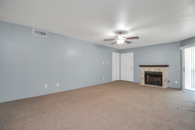 Building Photo - 9700 Leawood Blvd