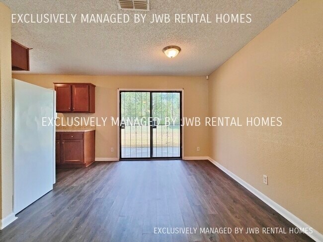 Building Photo - 3313 Lowell Ave
