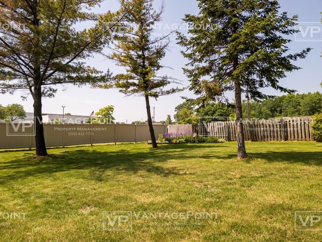Building Photo - 2571 Trojan Dr