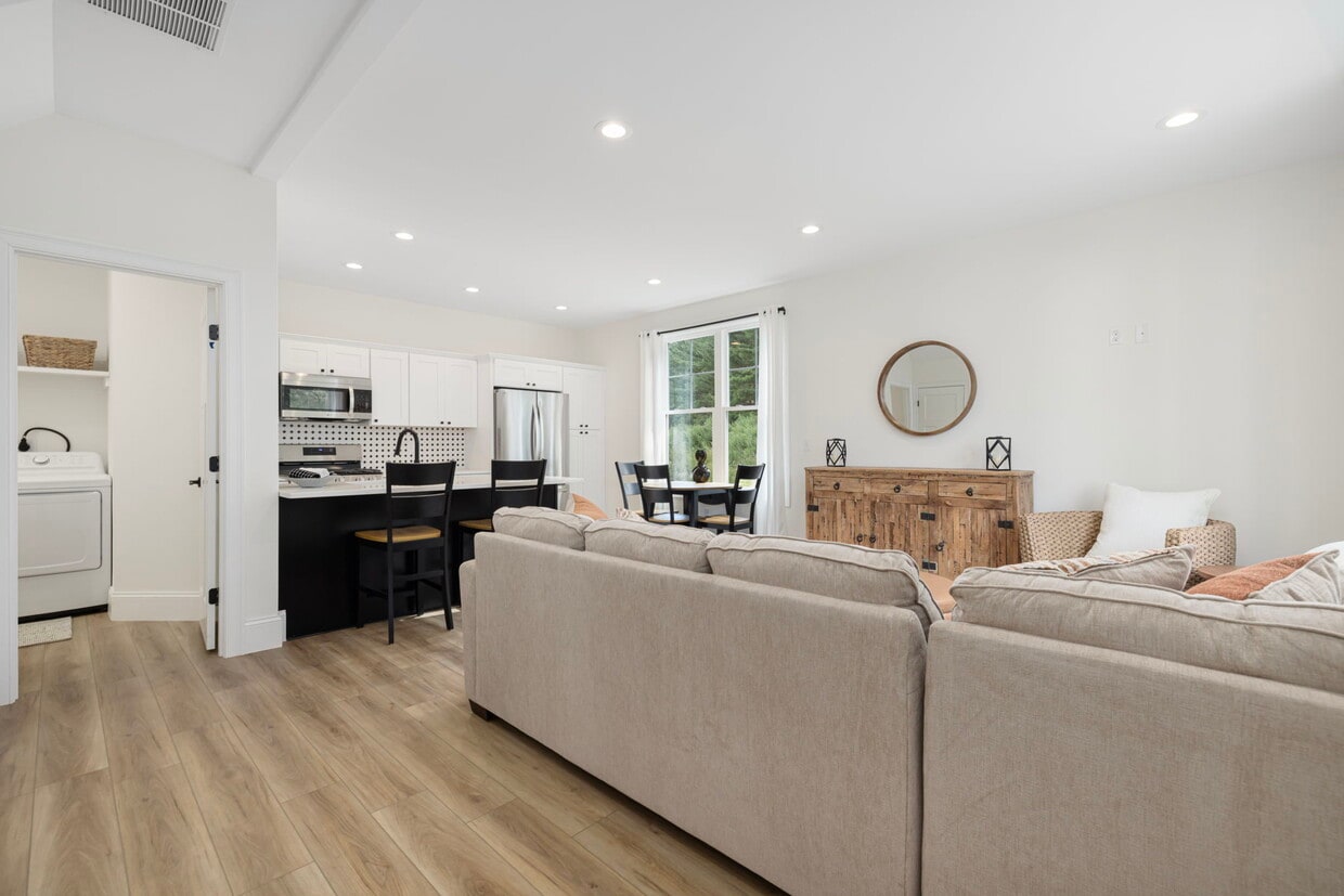 Primary Photo - 50 S County Trl