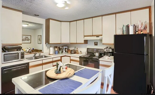 Foto del edificio - 9250 Highland Rd