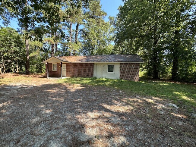 Foto del edificio - 2299 Holly Springs Church Rd