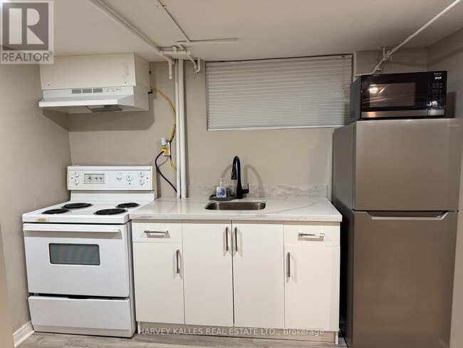 Building Photo - 473 Whitmore Ave