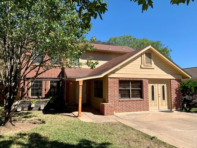 Building Photo - Remodeled 3 bedroom in South Austin!