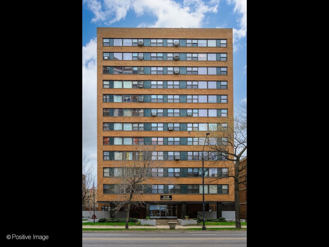 Primary Photo - 6118 N Sheridan Rd
