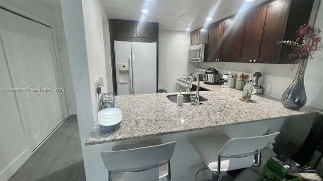 Foto del edificio - 801 NW 47th Ave