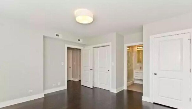 Building Photo - 3830 N Mozart St
