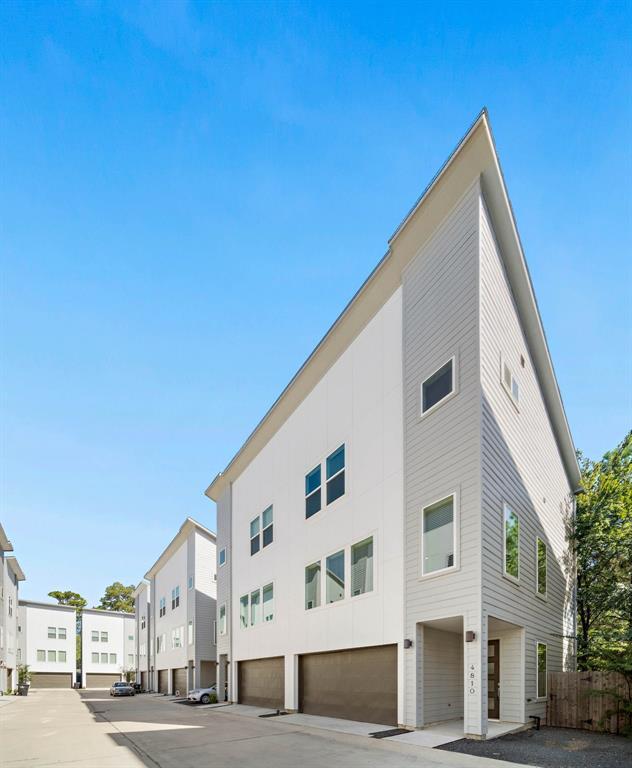 Foto del edificio - 4810 Martin Oaks Ln