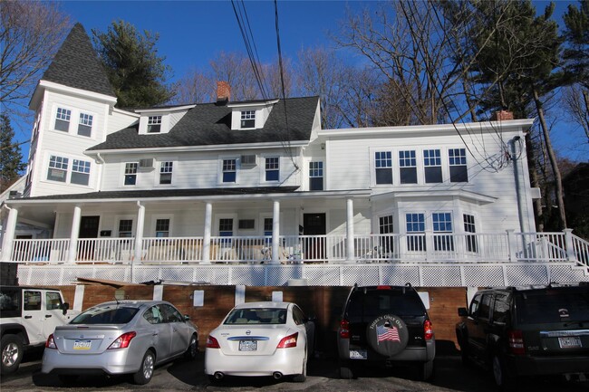 Foto del edificio - 158 Woodbine Ave
