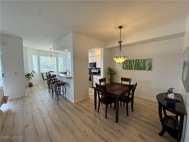 Foto del edificio - 7615 Arbor Lake Ct