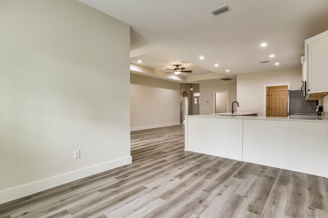 Foto del edificio - 6809 Water St