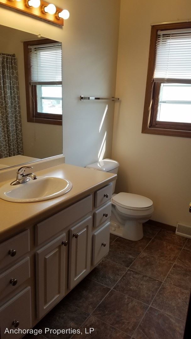 Building Photo - 801-807 Portside Ct