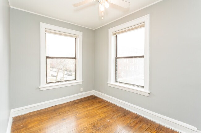 Foto del edificio - 6959 S Paxton Ave