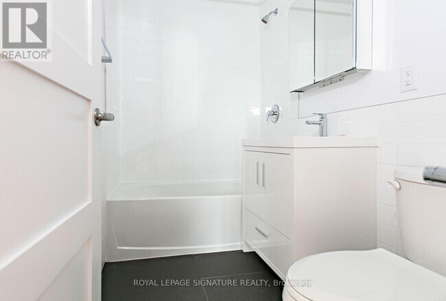 Photo du bâtiment - 1545 Bathurst St