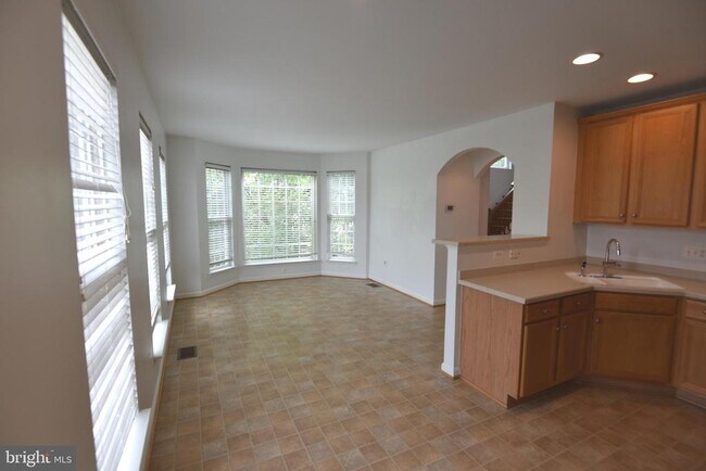 Foto del edificio - 21821 Ladyslipper Sq