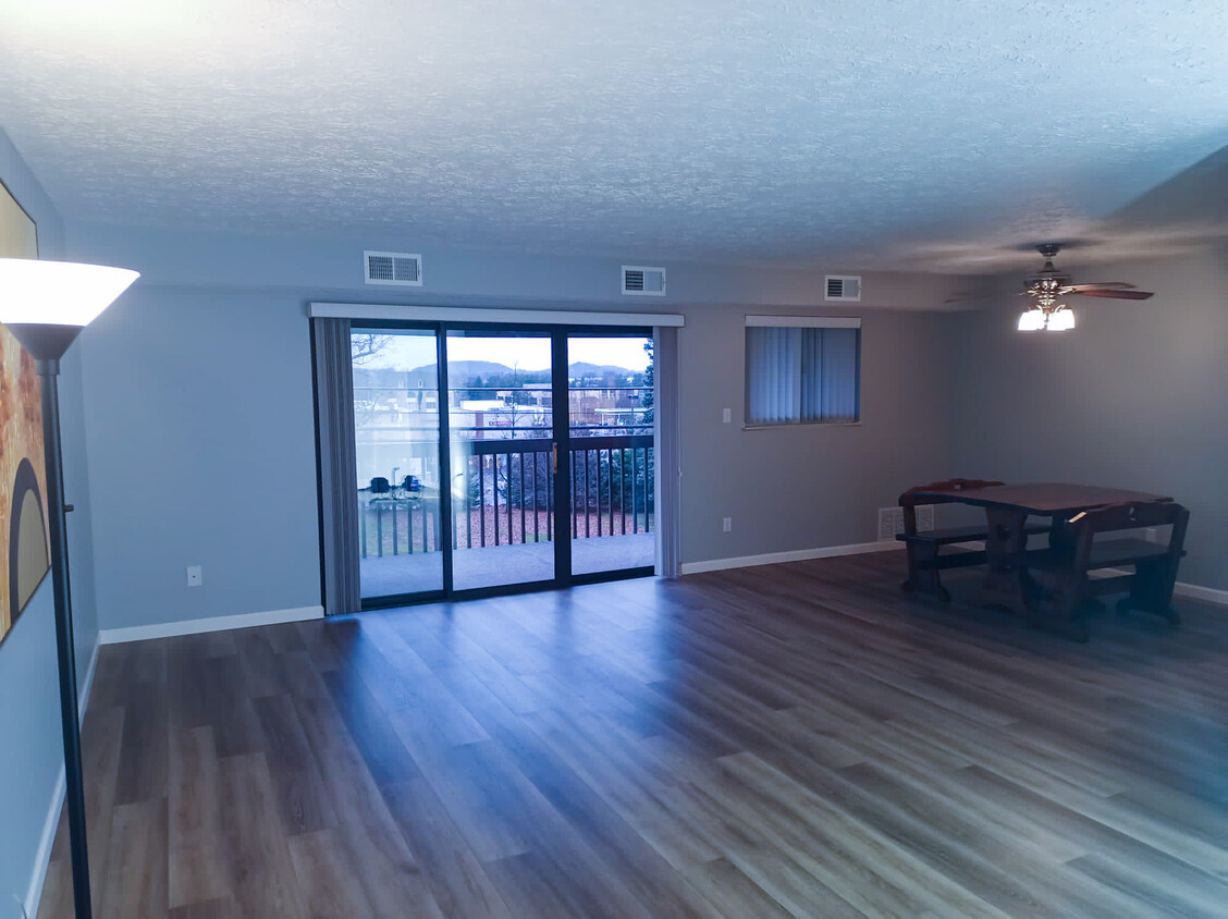 Living Room - 1203 Dutilh Rd