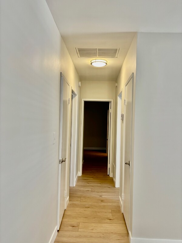 Foto del edificio - 808-812 Westmount Dr